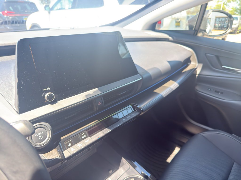 Used 2025 Toyota Prius FWD image 12