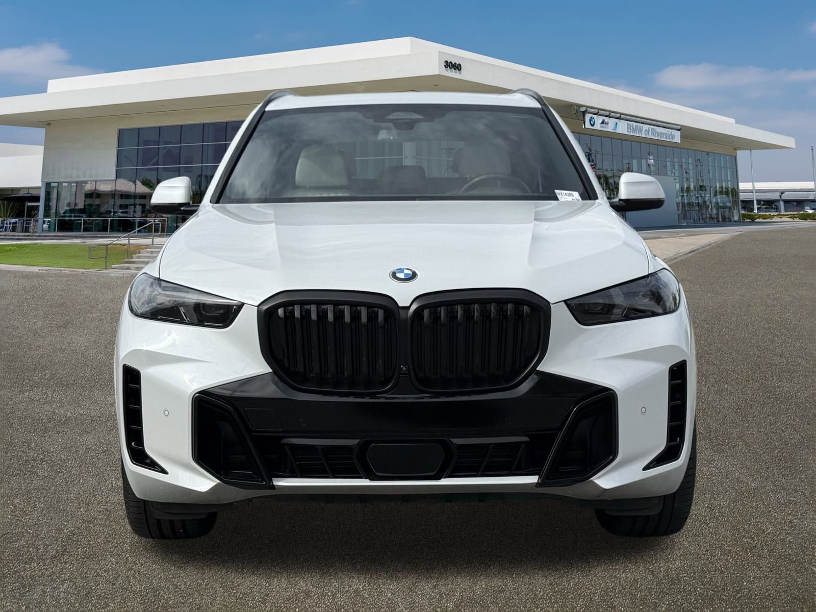 Used 2024 BMW X5 xDrive40i w/ Executive Package image 3