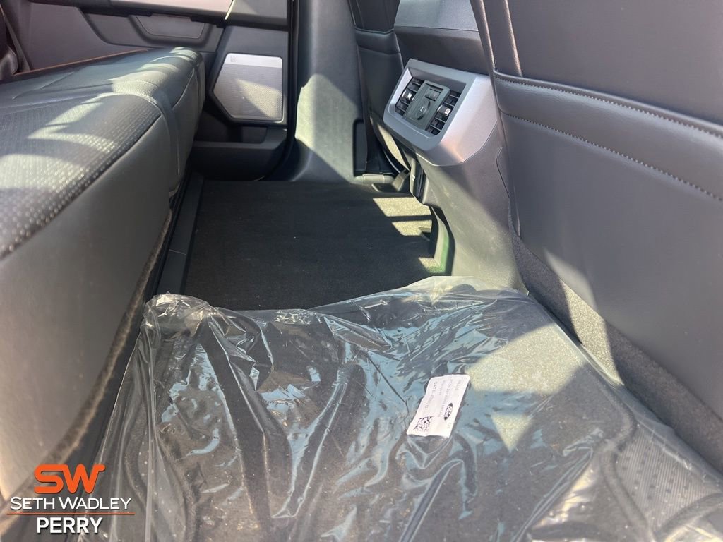 New 2025 Ford F350 Lariat w/ Lariat Ultimate Package image 16