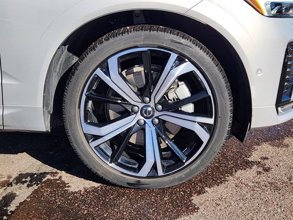 Used 2023 Volvo XC60 B6 Ultimate w/ Climate Package image 29