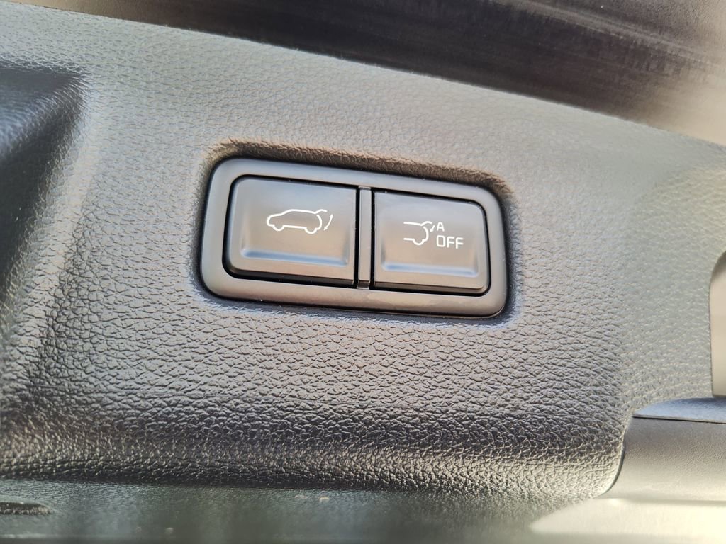 Used 2025 Kia Telluride S image 11