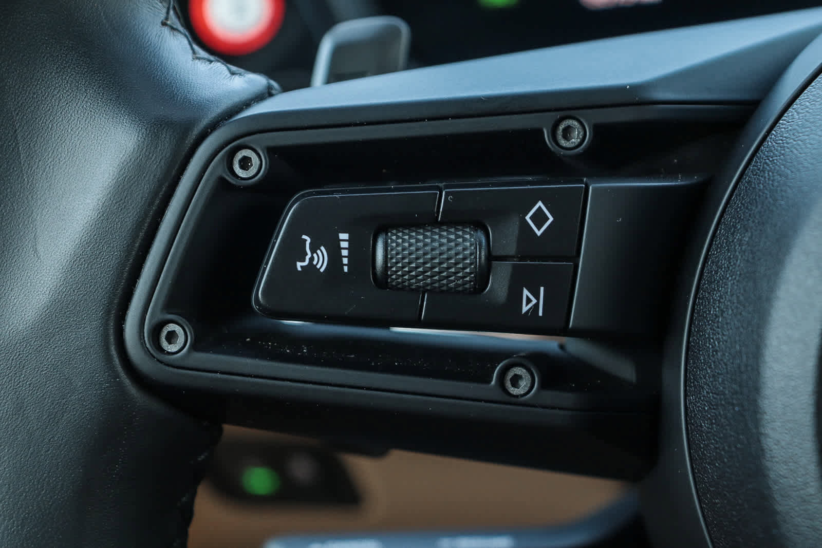 Used 2025 Porsche Cayenne Coupe image 20