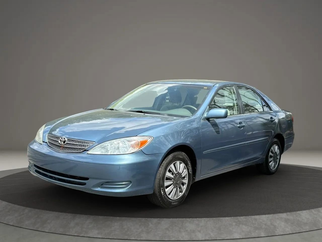Used 2004 Toyota Camry LE