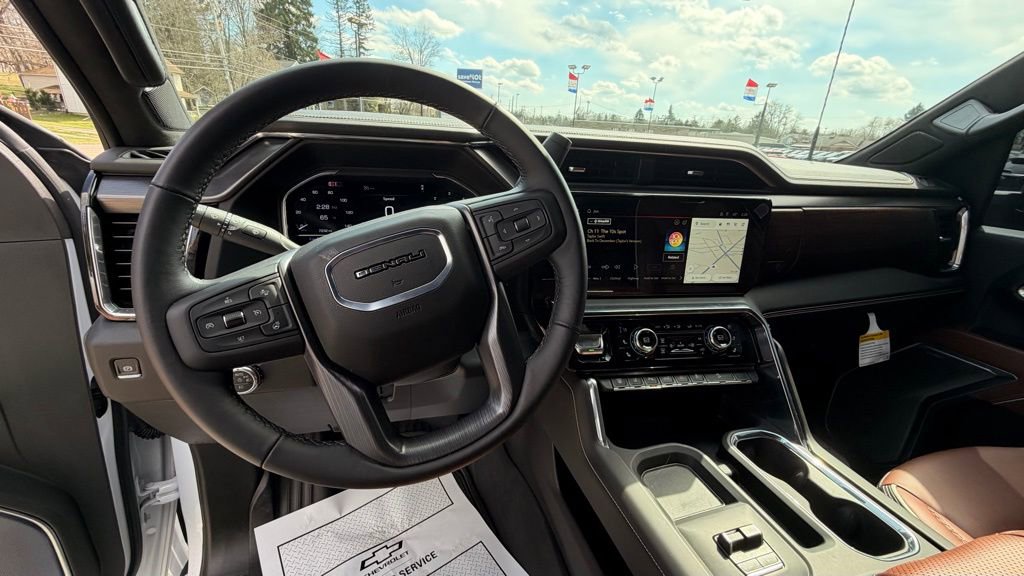 Used 2025 GMC Sierra 2500 Denali Ultimate image 10