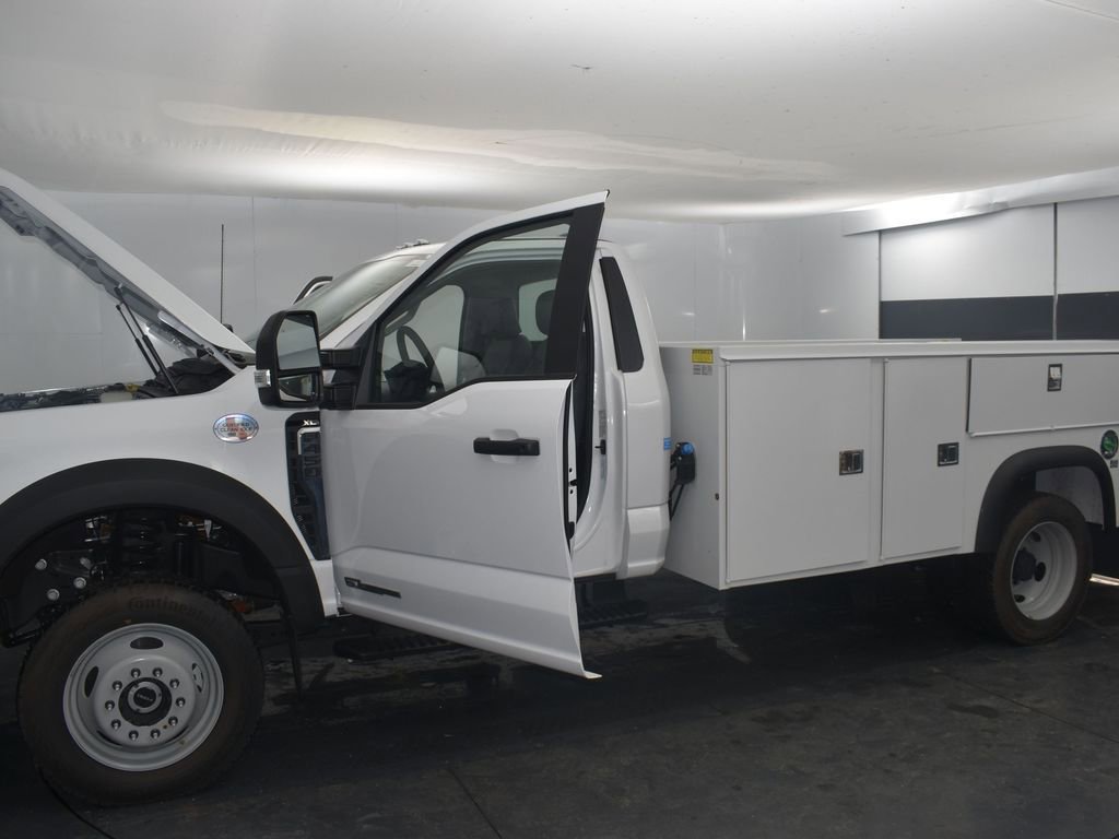 New 2025 Ford F450 XL w/ XL Chrome Package image 16