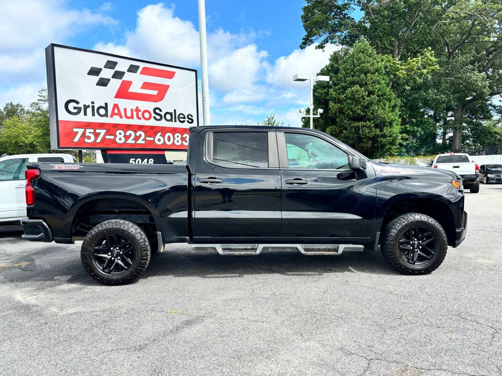 Used 2020 Chevrolet Silverado 1500 Custom Trail Boss w/ Custom Convenience Package AWD/4WD image 2