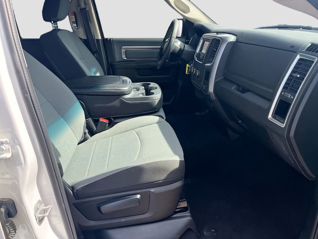 Used 2022 RAM 1500 Classic SLT AWD/4WD image 25