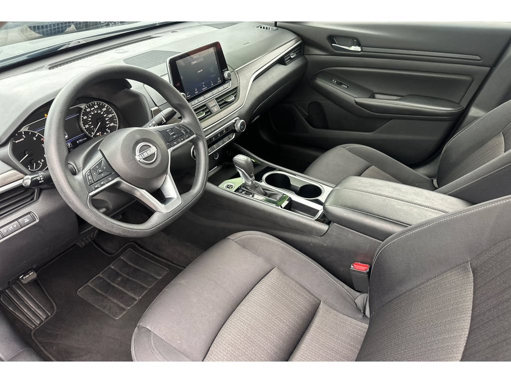 Used 2024 Nissan Altima 2.5 SV FWD image 10