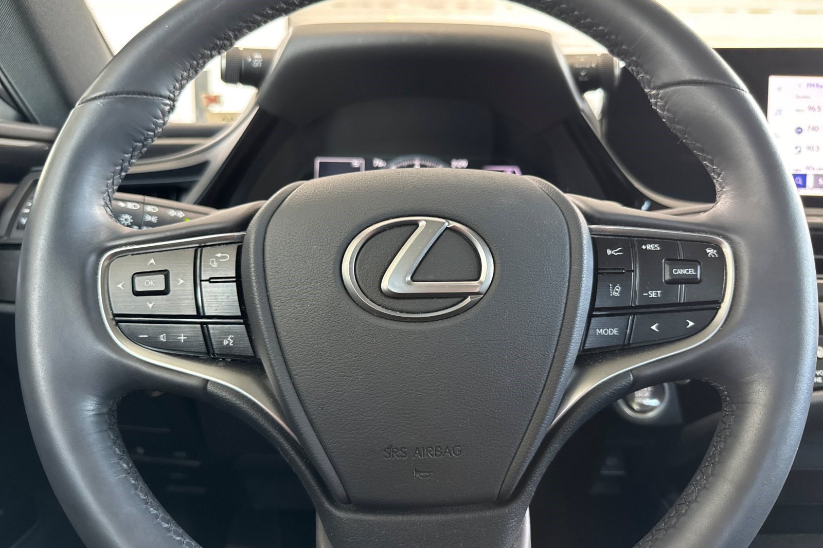 Certified 2023 Lexus ES 350 w/ Accessory Package (Z2) FWD image 28