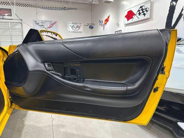 Used 1996 Chevrolet Corvette Convertible RWD image 27