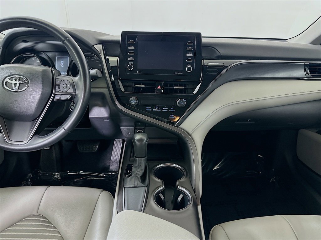 Used 2021 Toyota Camry SE image 18