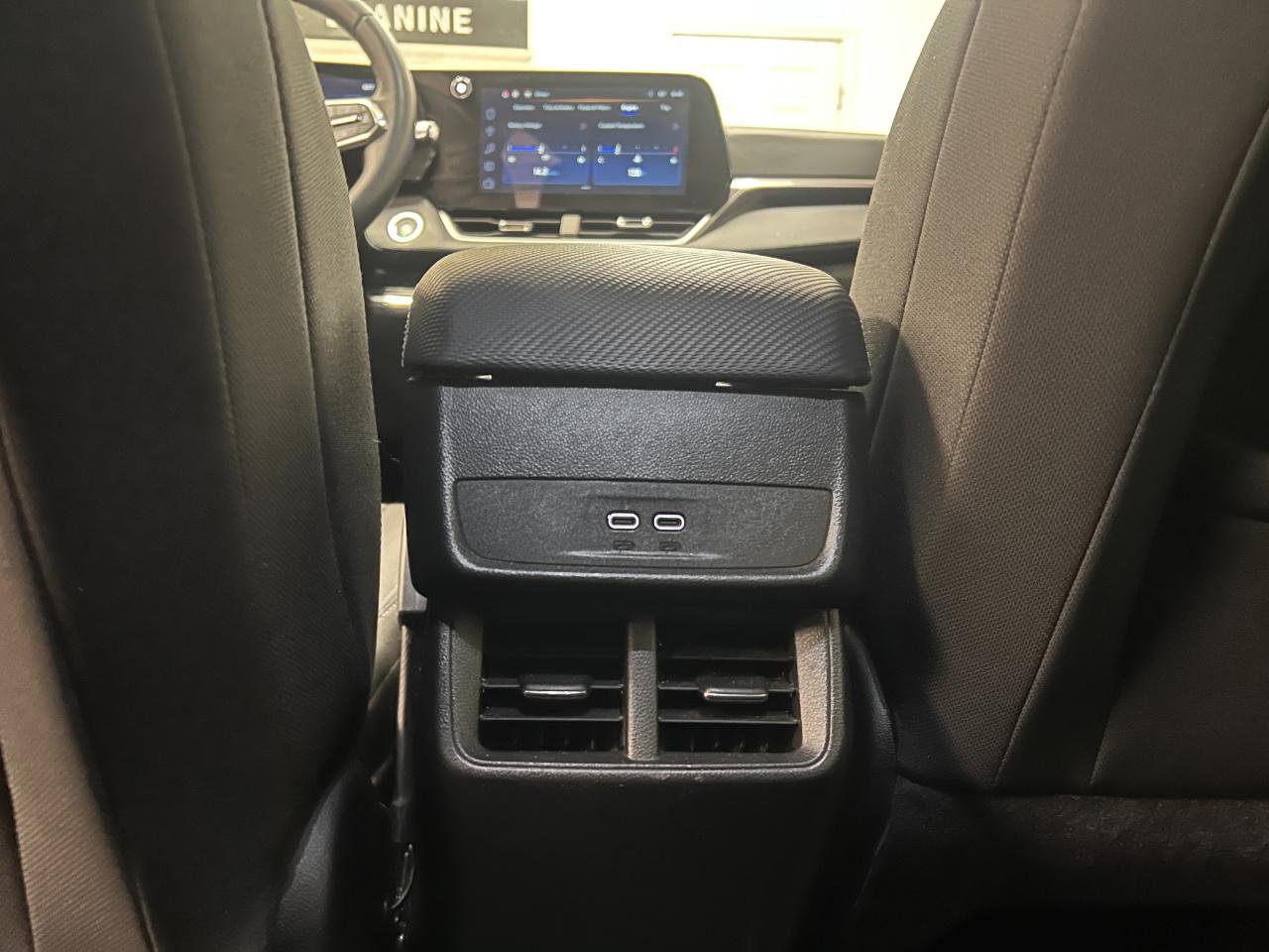 Used 2025 Chevrolet Equinox LT image 56