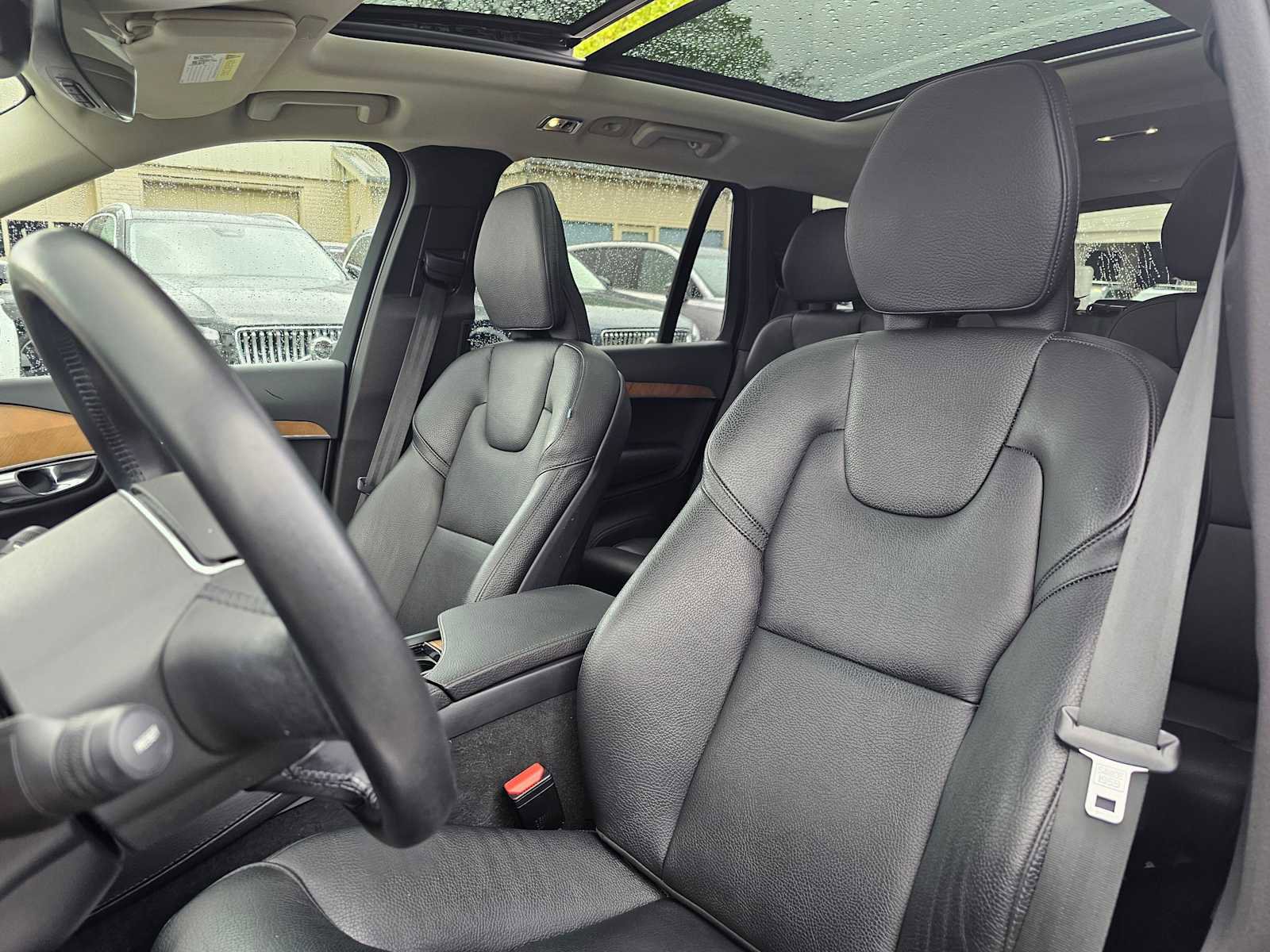 Used 2022 Volvo XC90 T6 Momentum w/ Advanced Package AWD/4WD image 22