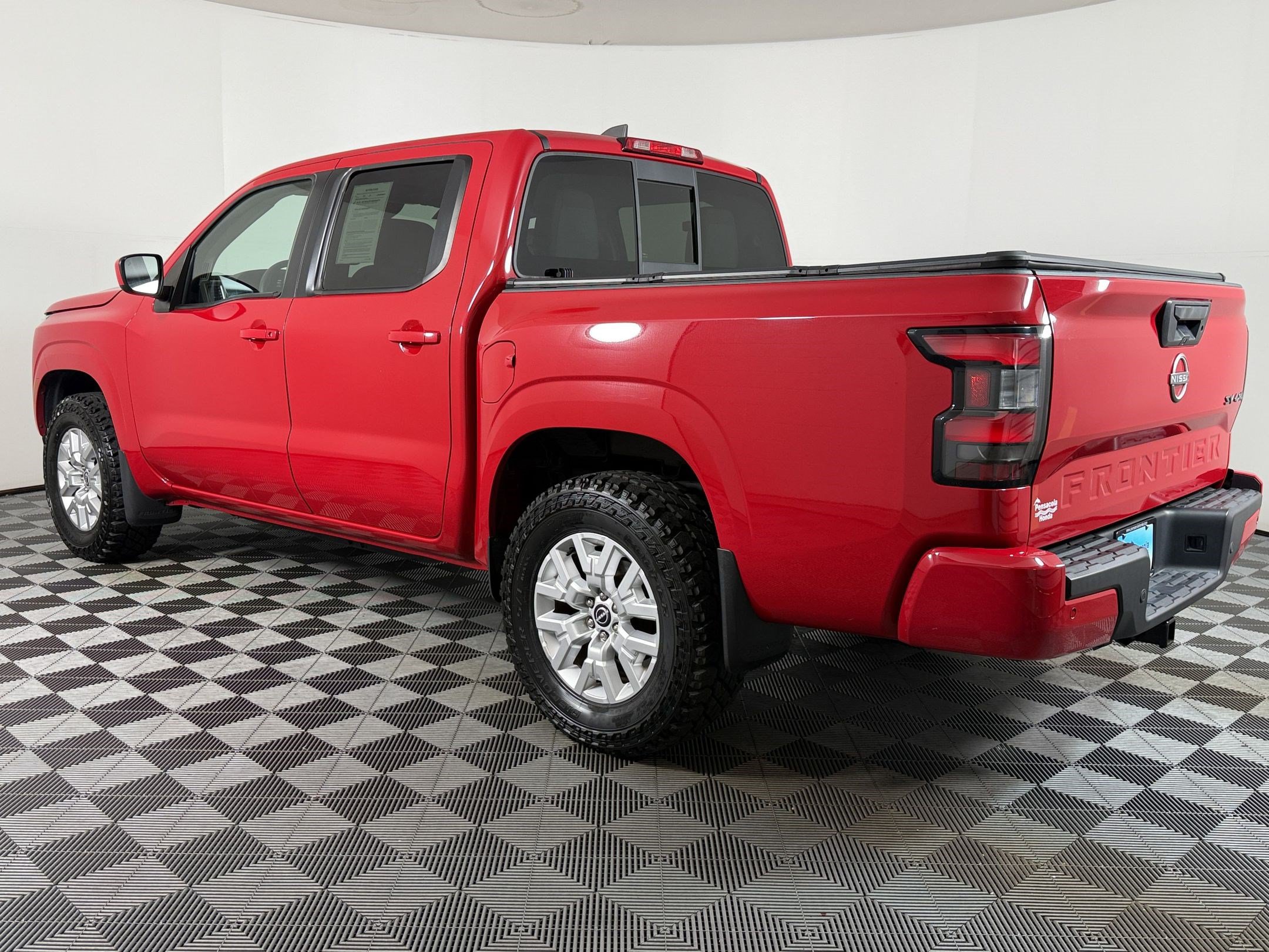 Used 2022 Nissan Frontier SV w/ Technology Package AWD/4WD image 2