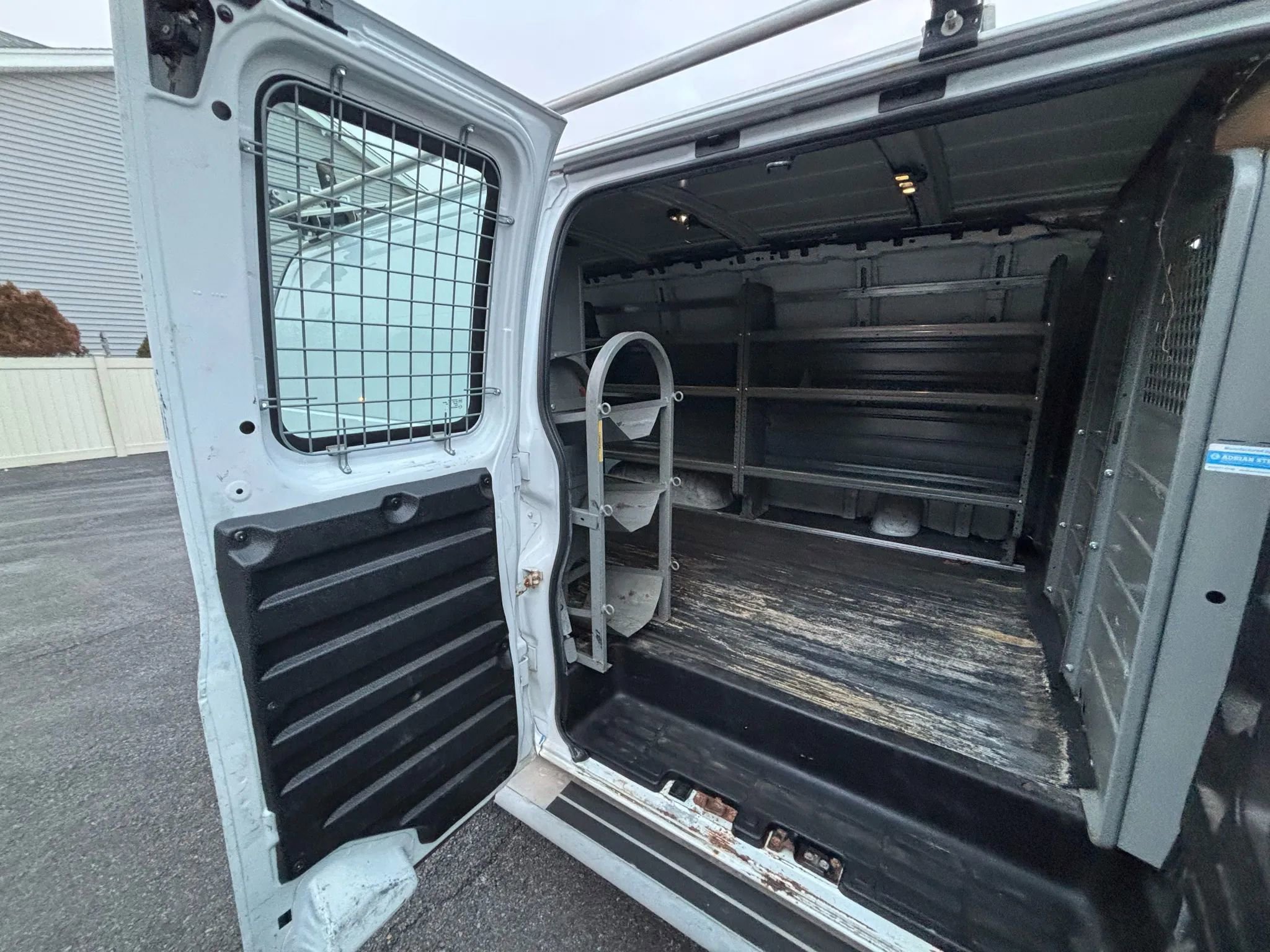 Used 2017 GMC Savana 2500 image 20