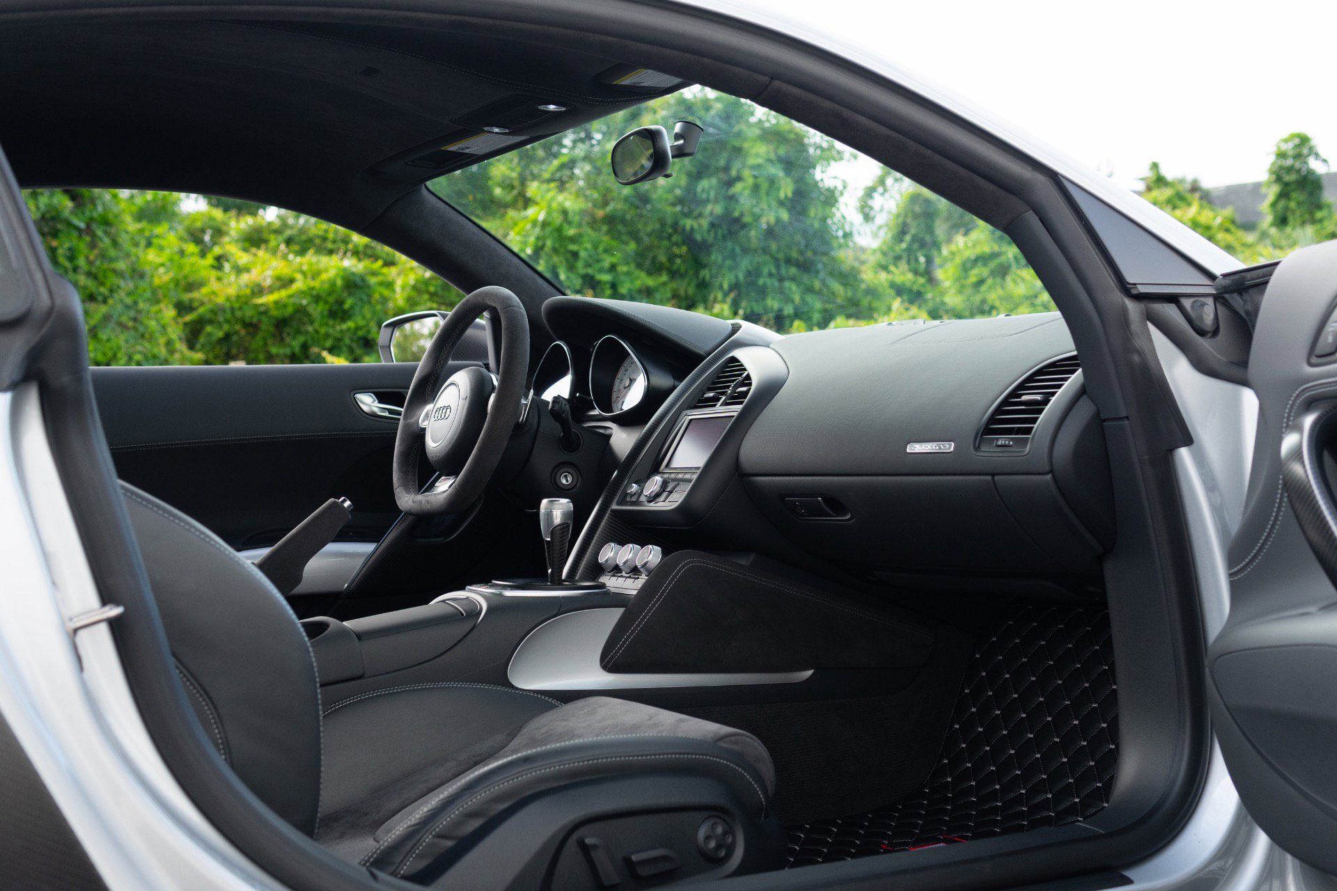 Used 2012 Audi R8 GT AWD/4WD image 70