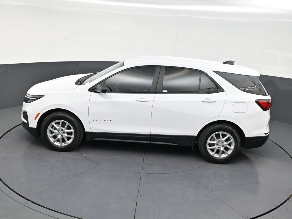 Used 2023 Chevrolet Equinox LS image 14