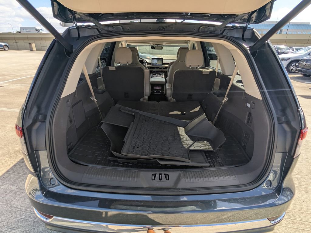 Used 2022 Lincoln Aviator Reserve w/ Equipment Group 201A image 23