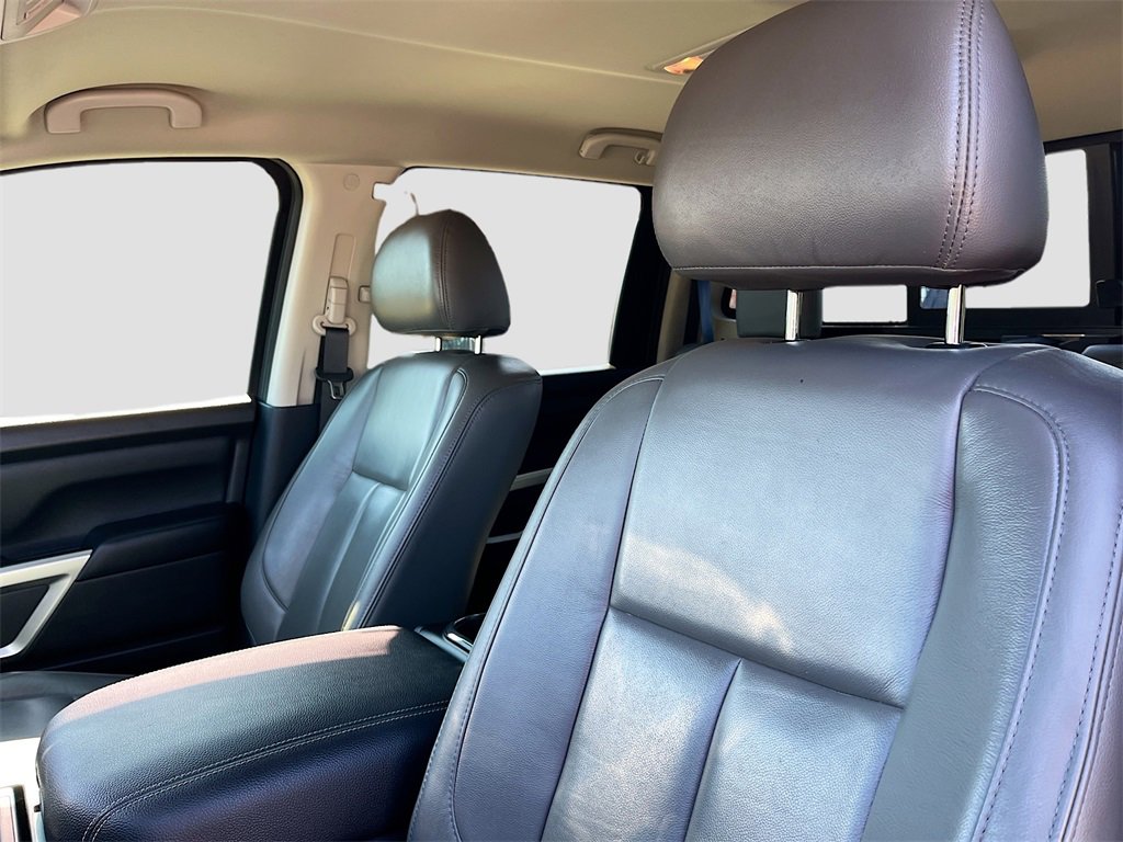 Used 2021 Nissan Titan SV w/ SV Convenience Package image 18