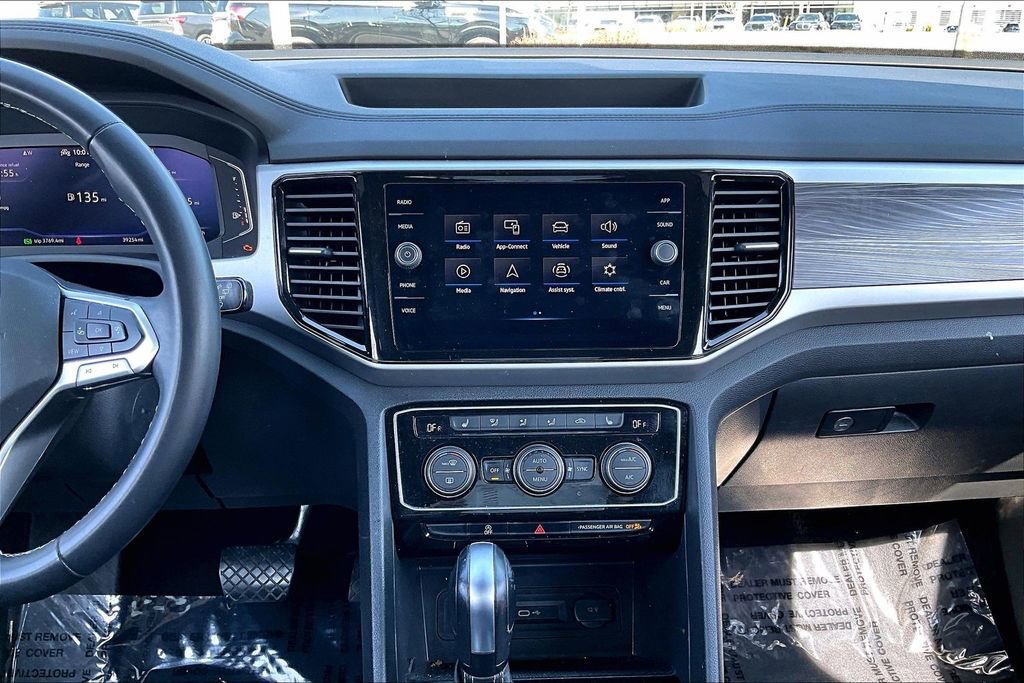 Used 2022 Volkswagen Atlas Cross Sport SE image 19