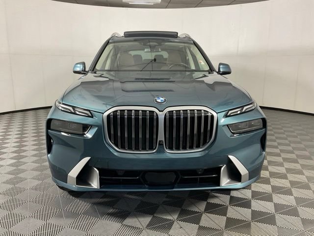 Used 2024 BMW X7 xDrive40i w/ Premium Package AWD/4WD image 3