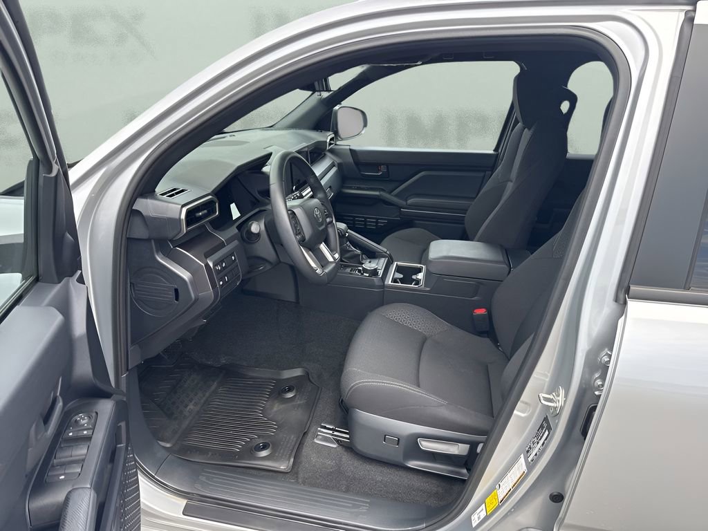 Used 2025 Toyota 4Runner SR5 AWD/4WD image 9