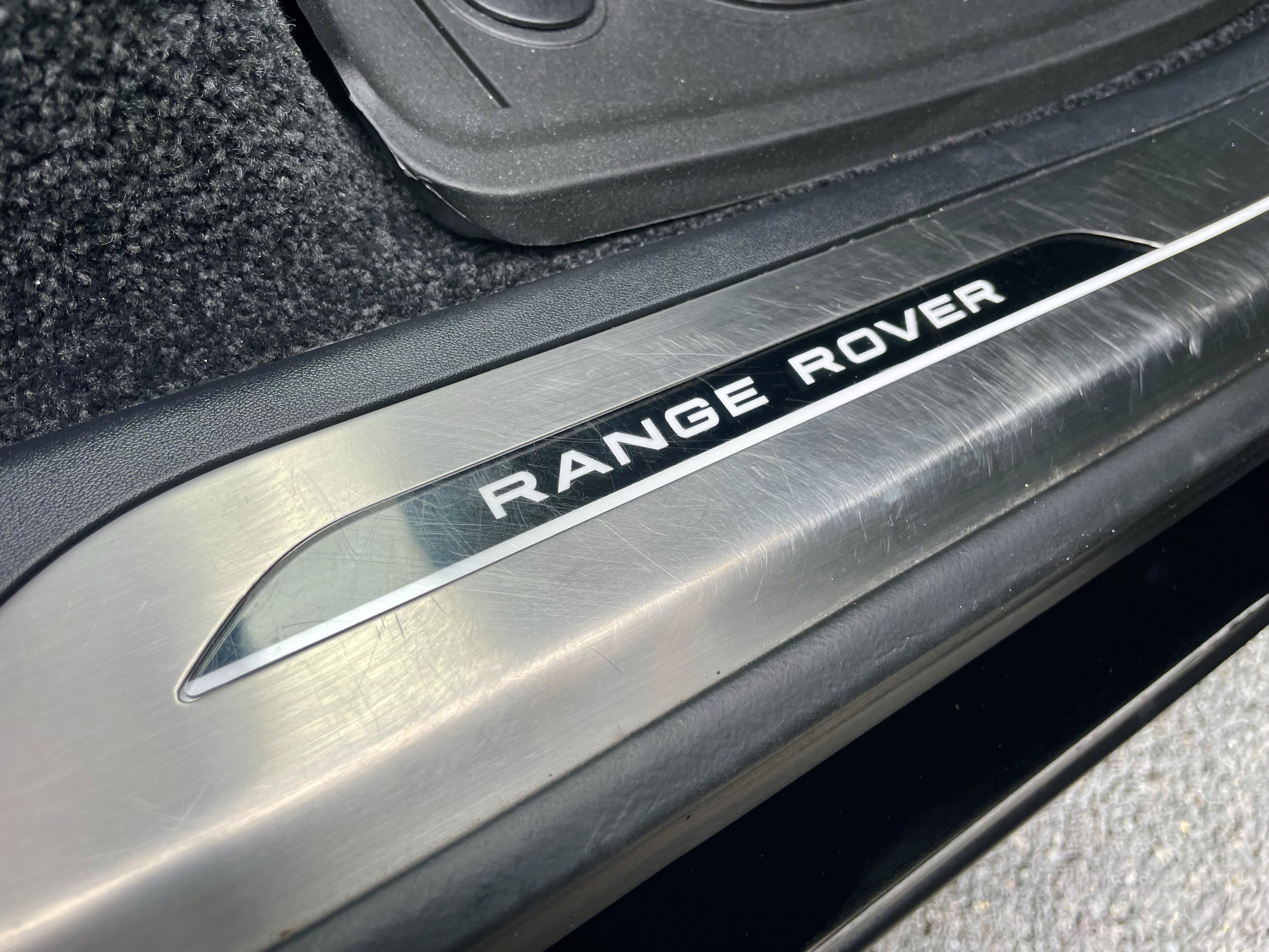 Certified 2025 Land Rover Range Rover SE image 33