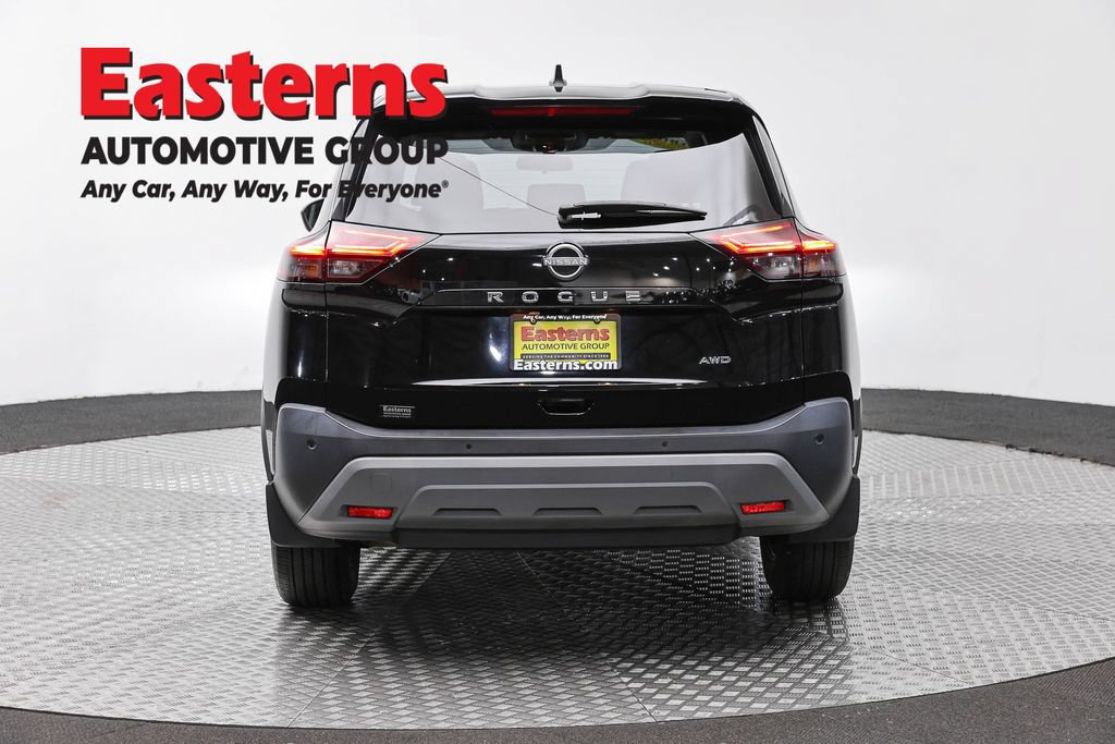 Used 2023 Nissan Rogue S AWD/4WD image 7