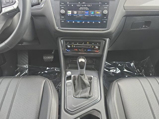 Used 2024 Volkswagen Tiguan SE FWD image 3