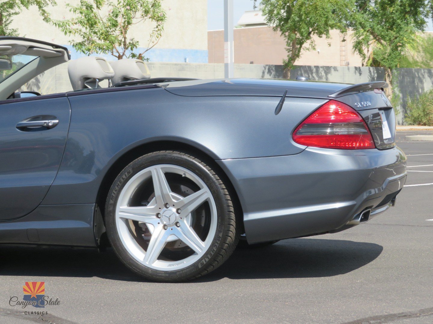 Used 2009 Mercedes-Benz SL 550 w/ Premium I Pkg image 20