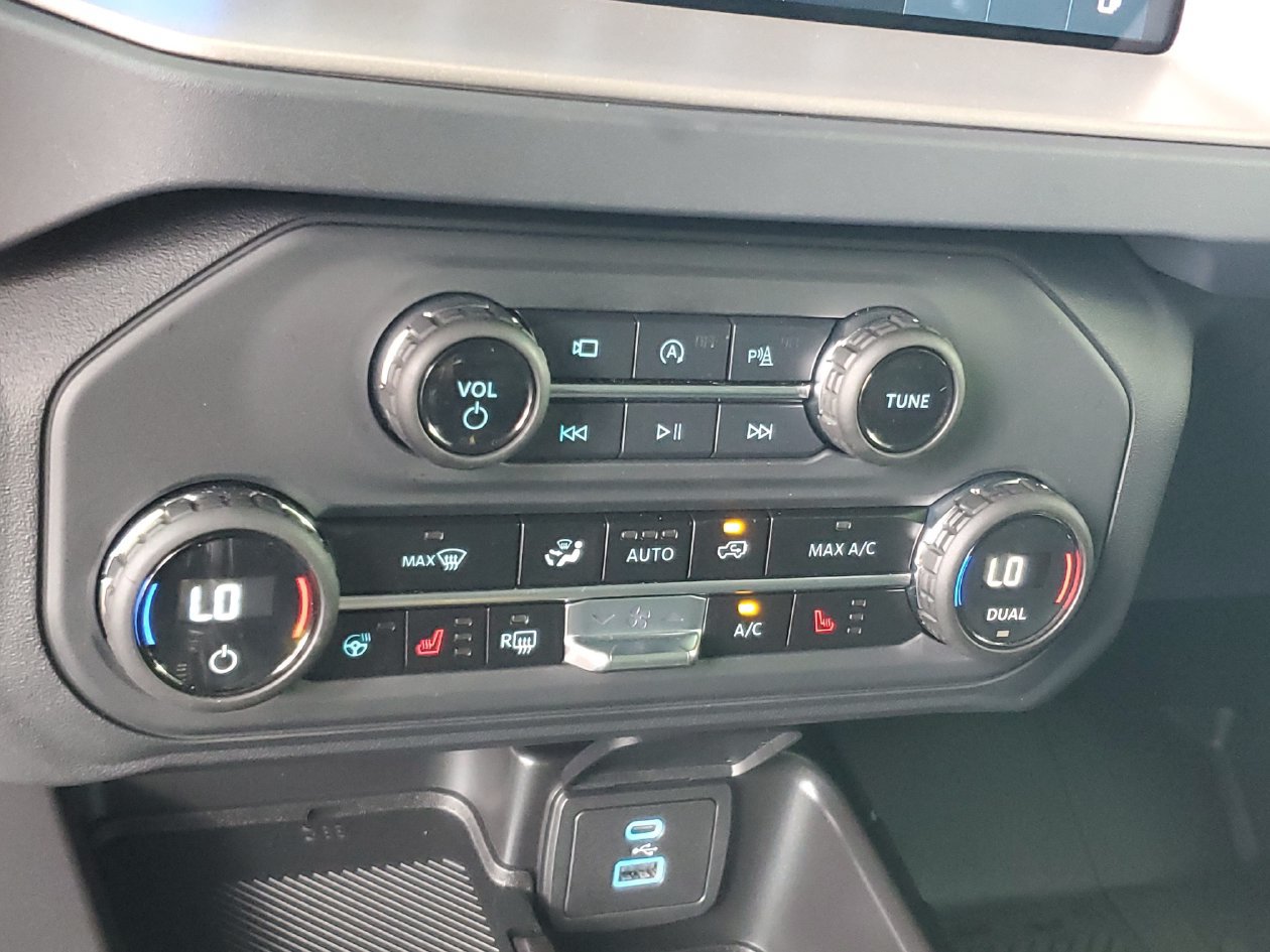 Used 2025 Ford Bronco Outer Banks AWD/4WD image 21