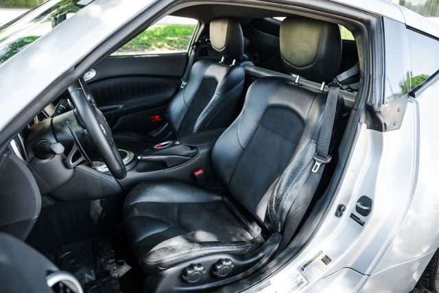 Used 2009 Nissan 370Z Touring w/ Sport Pkg image 4