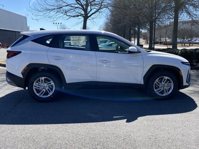 New 2025 Hyundai Tucson SE image 9