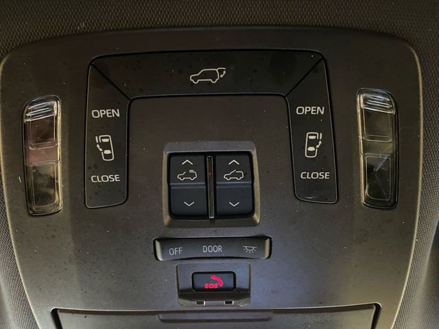 Used 2022 Toyota Sienna XSE w/ XSE Plus Package image 22