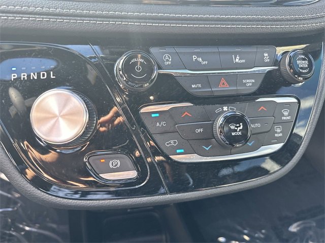 Used 2023 Chrysler Pacifica Touring-L w/ S Appearance Package image 17