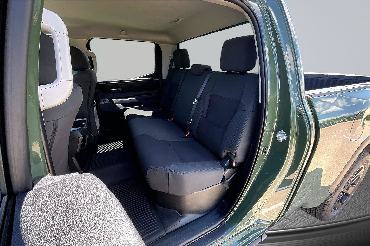 Used 2022 Toyota Tundra SR5 w/ SR5 Convenience Package AWD/4WD image 27