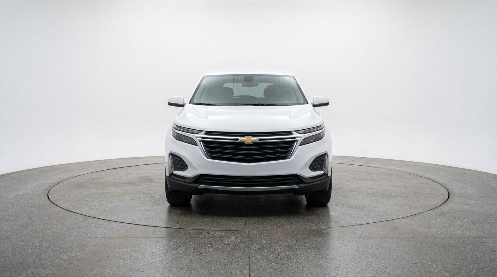Used 2025 Chevrolet Equinox LT FWD image 2