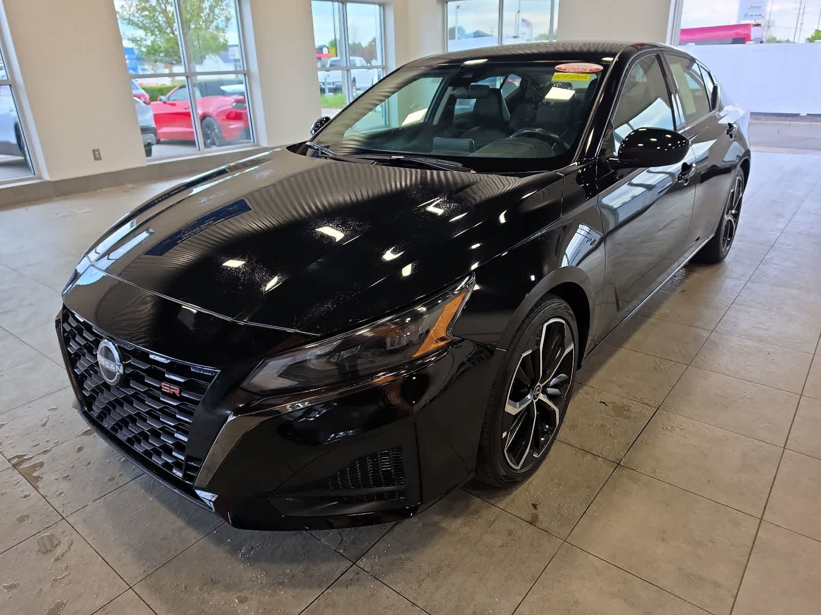 Used 2024 Nissan Altima 2.5 SR FWD image 1