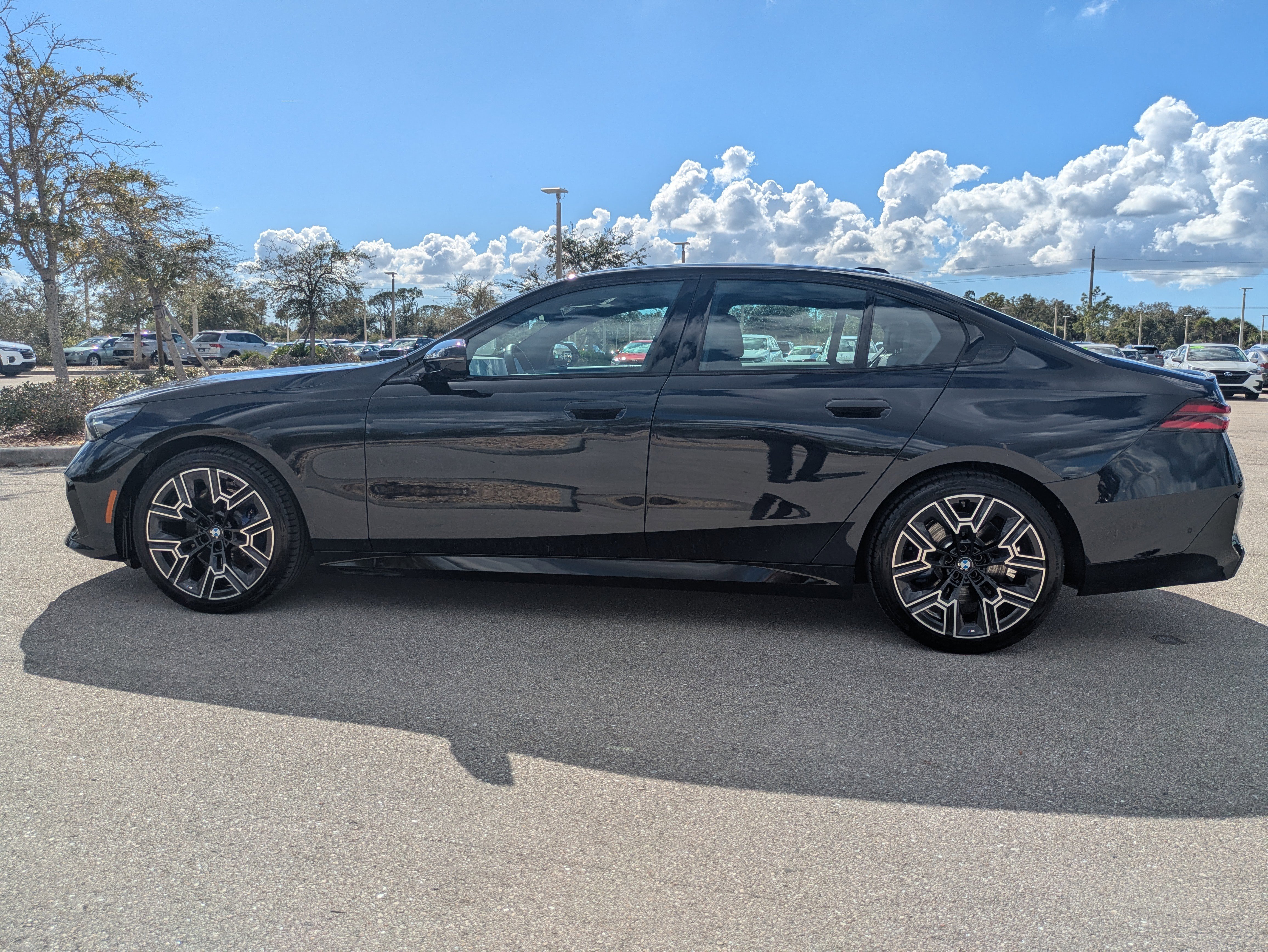 Used 2026 BMW 530i w/ M Sport Package image 8
