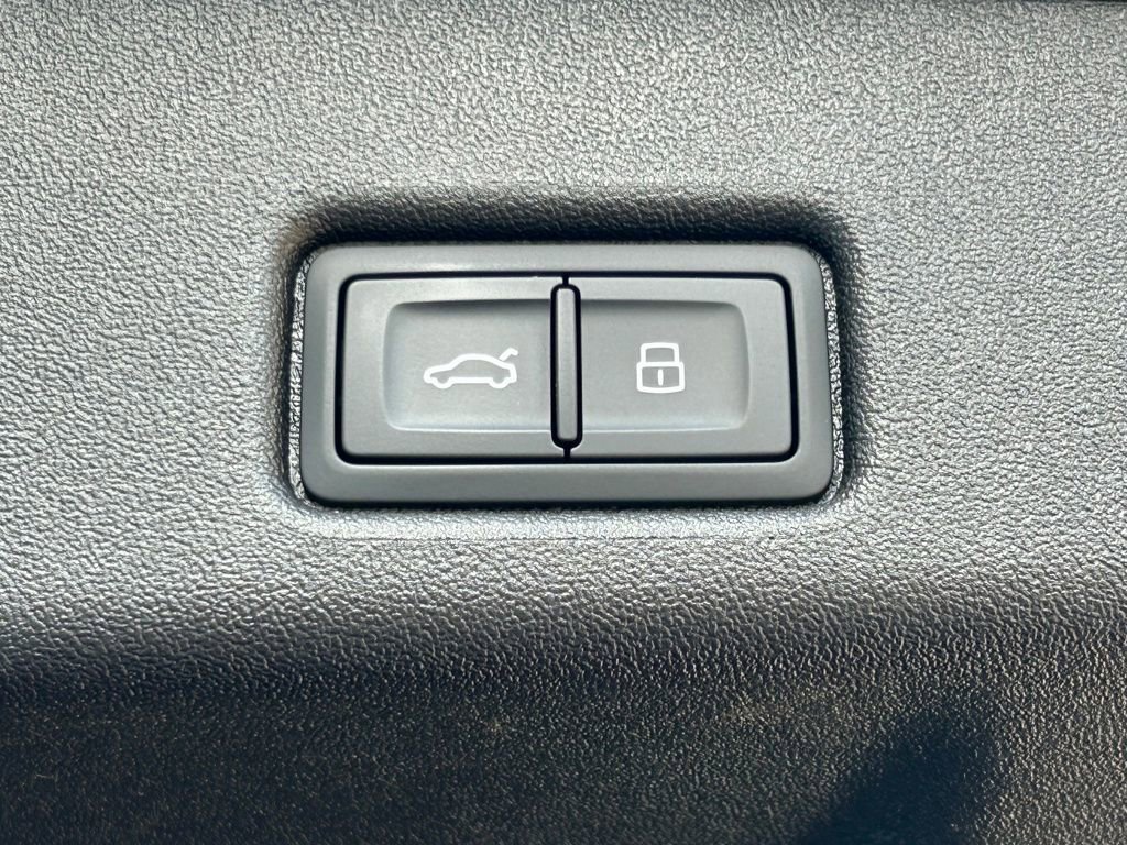 Certified 2025 Audi SQ5 Premium Plus w/ Premium Plus Package image 58