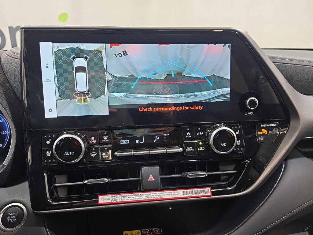 Used 2026 Toyota Highlander Limited image 34