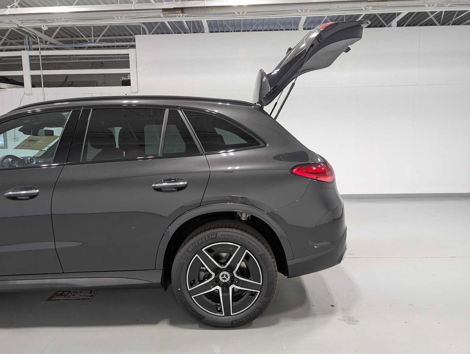 New 2026 Mercedes-Benz GLC 300 4MATIC image 9