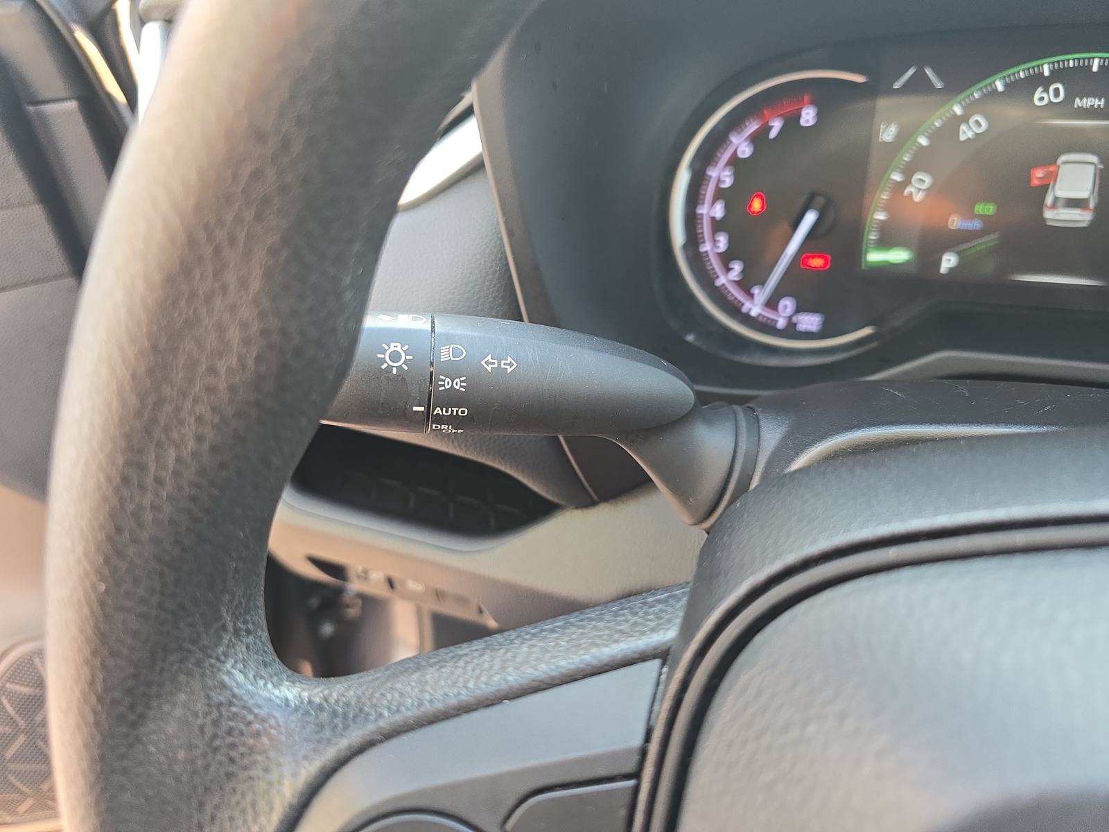 Used 2024 Toyota RAV4 XLE FWD image 25