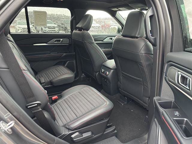 New 2026 Ford Explorer ST-Line w/ ST-Line Street Pack image 18