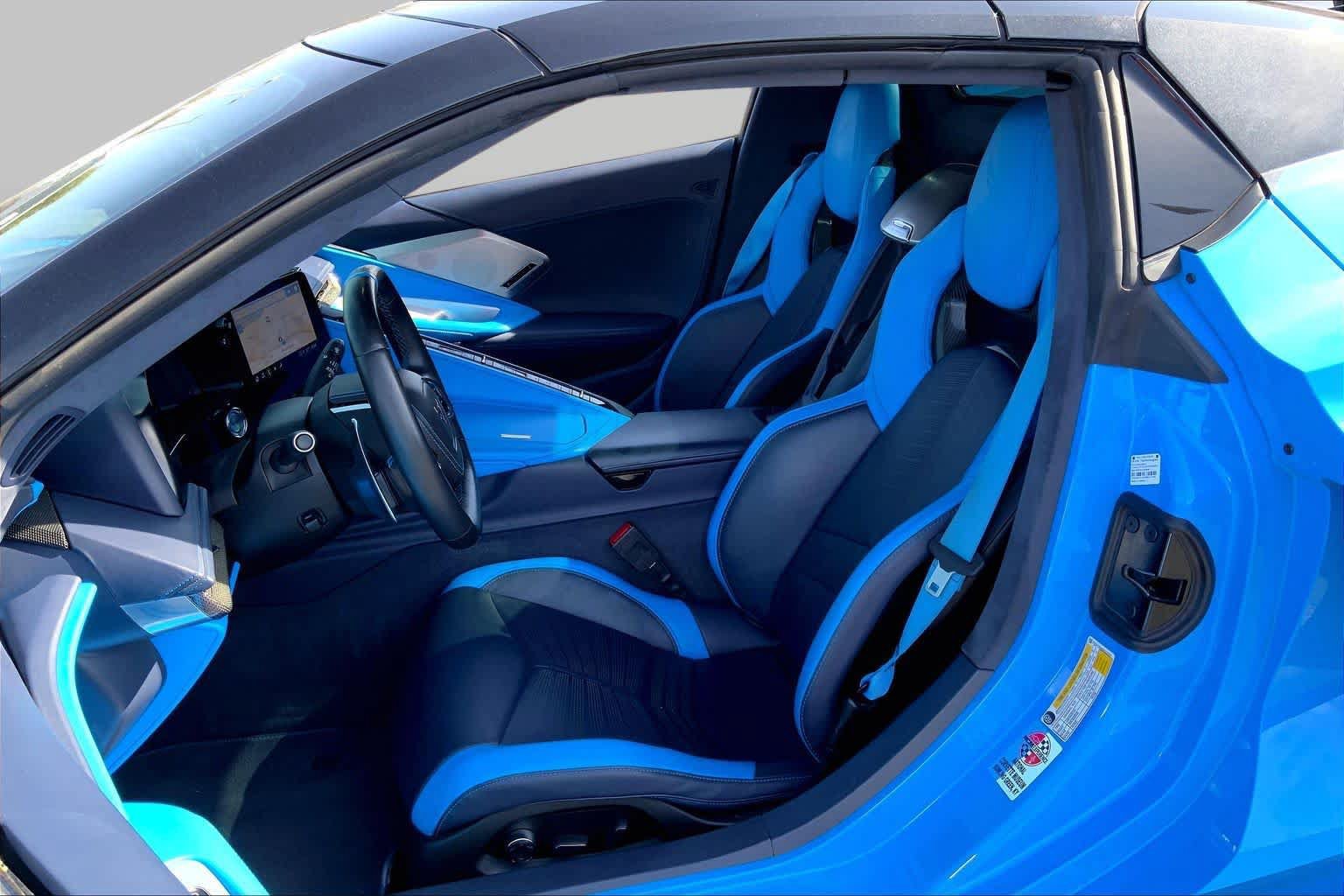 Used 2022 Chevrolet Corvette Stingray Premium Conv w/ Z51 Performance Package RWD image 7