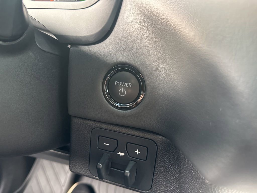 Used 2025 Toyota Tundra Platinum image 19