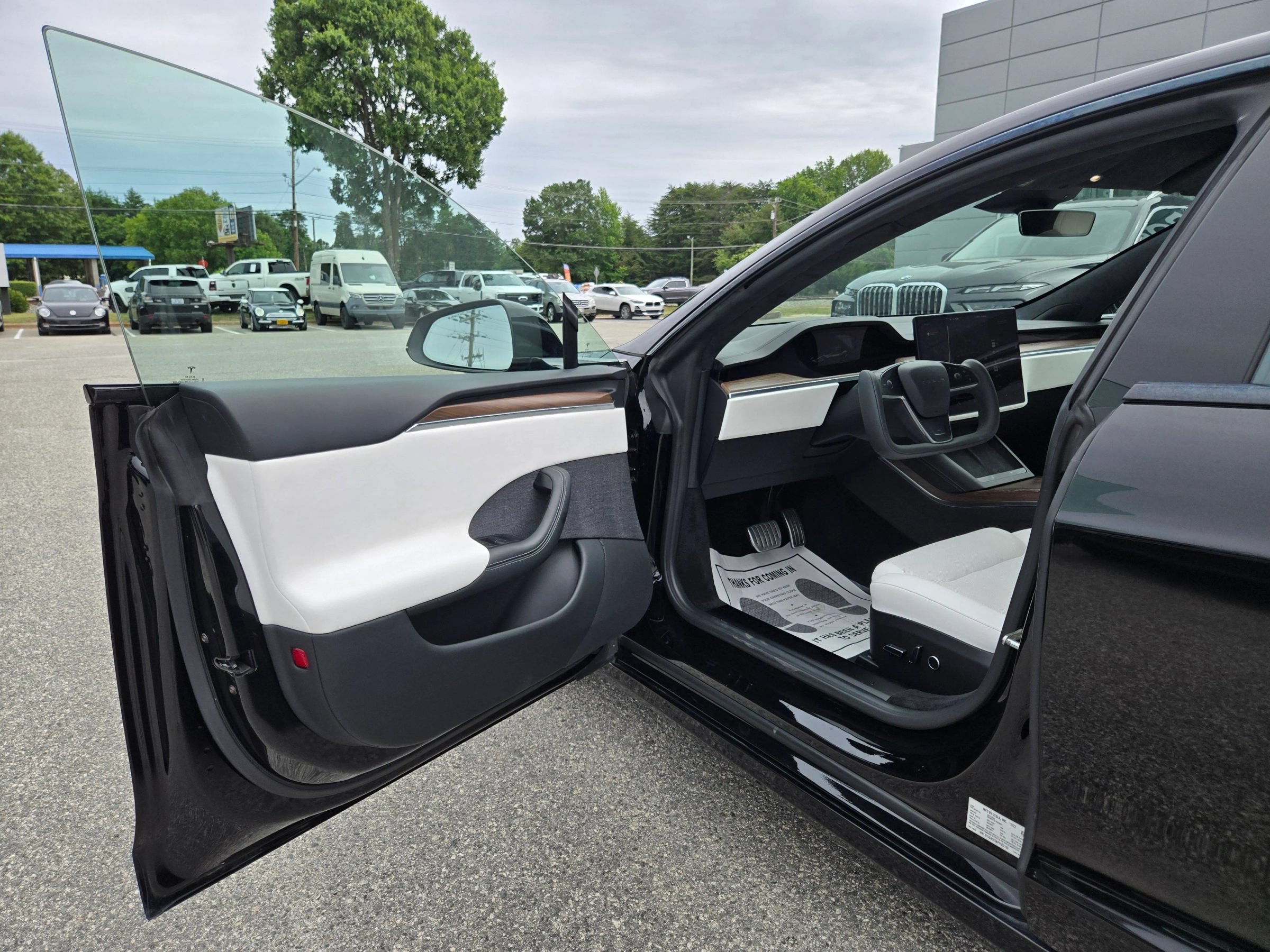 Used 2023 Tesla Model S Standard Range AWD/4WD image 9