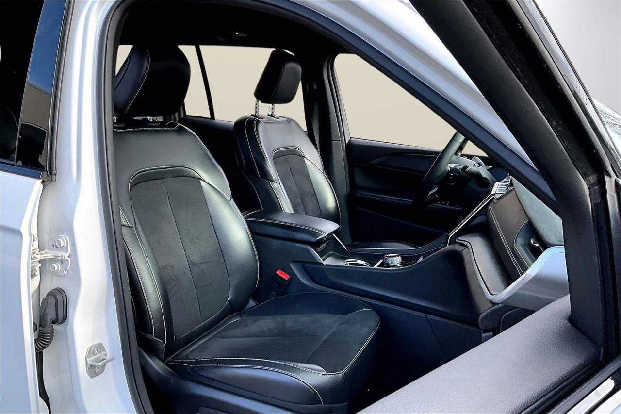 Used 2024 Jeep Grand Cherokee Altitude image 22