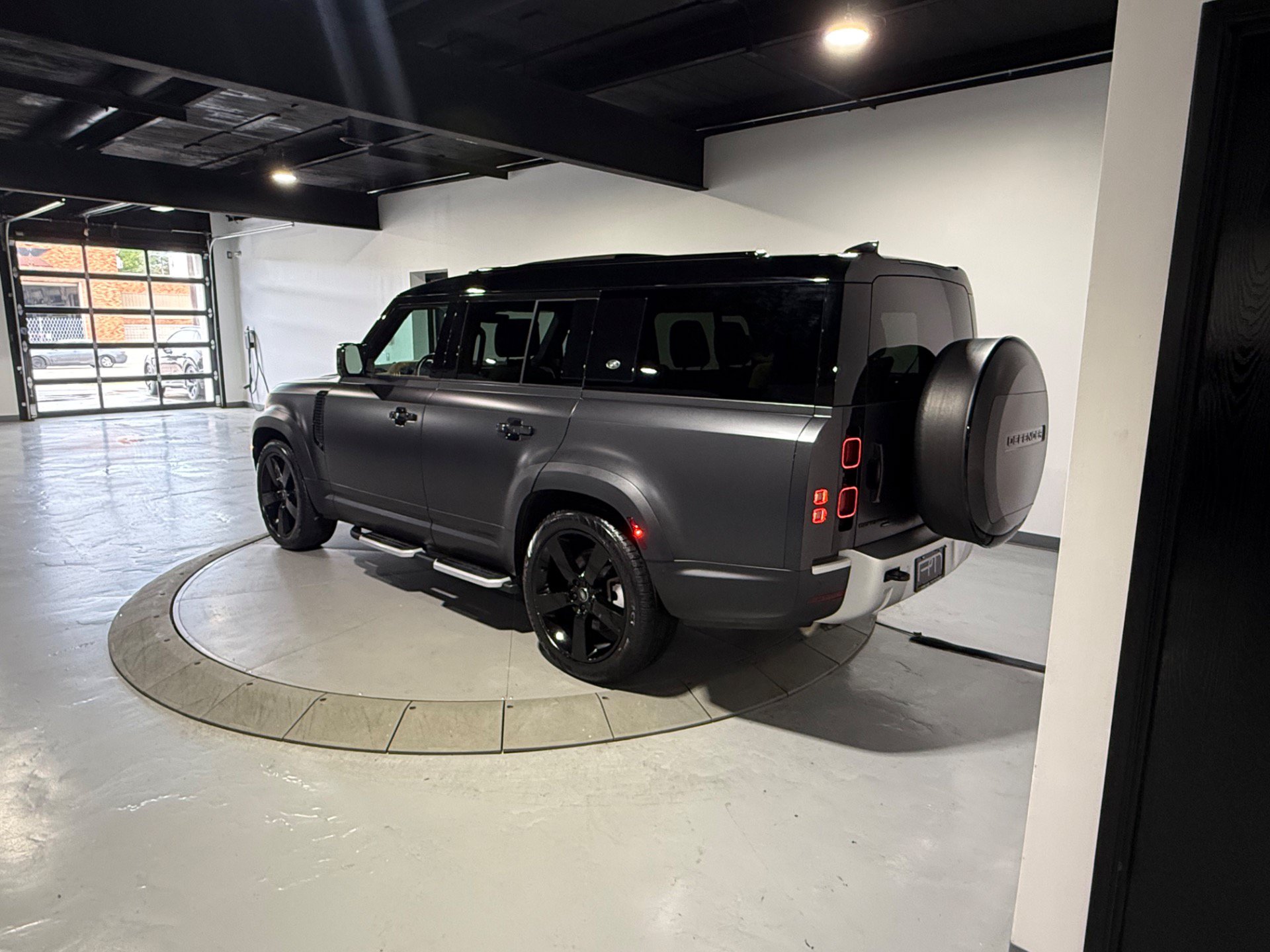 Used 2023 Land Rover Defender 130 SE AWD/4WD image 7