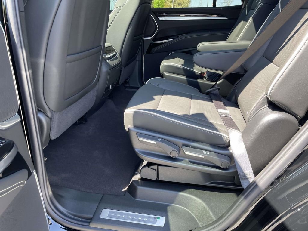 New 2026 Cadillac Escalade Luxury image 14